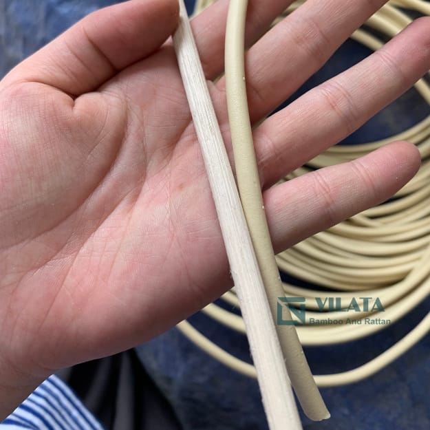 Sợi mây nhựa (PE Rattan) – Vật liệu thay thế bền đẹp cho nội thất 10 Sợi mây nhựa có bề mặt trơn bóng hơn